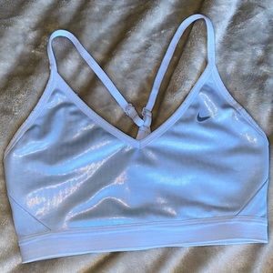 Nike Indy Icon Clash